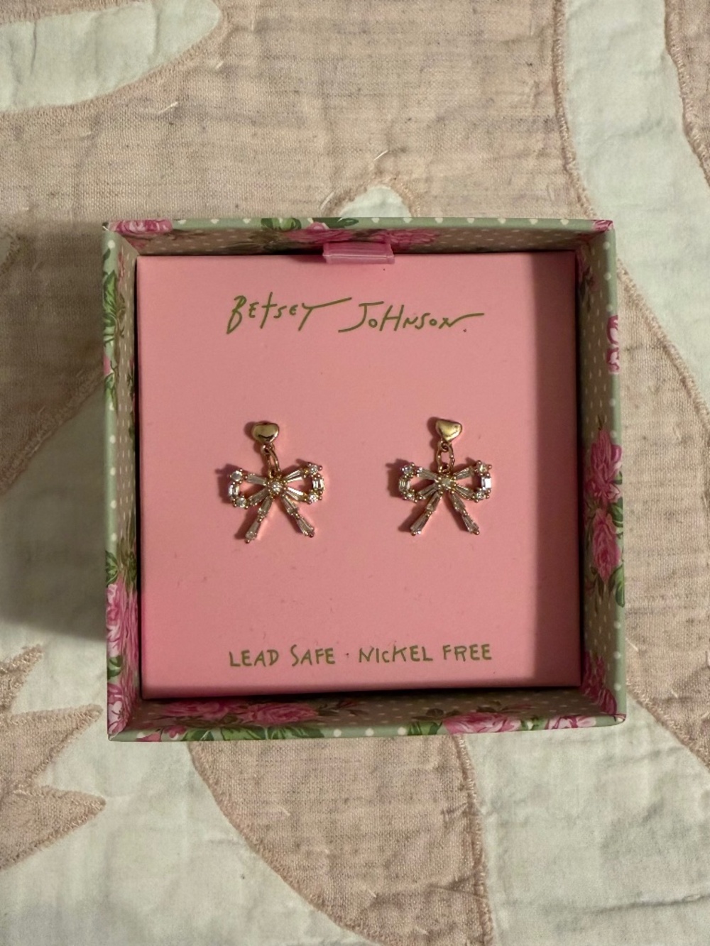 NWT - Betsey Johnson Gold Rhinestone Bow Heart Drop Earrings